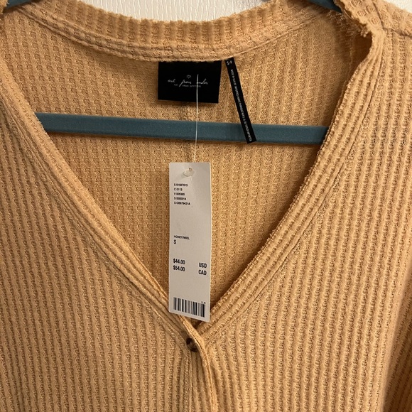 NWT out from under jojo oversized thermal button-front top - Picture 4 of 4